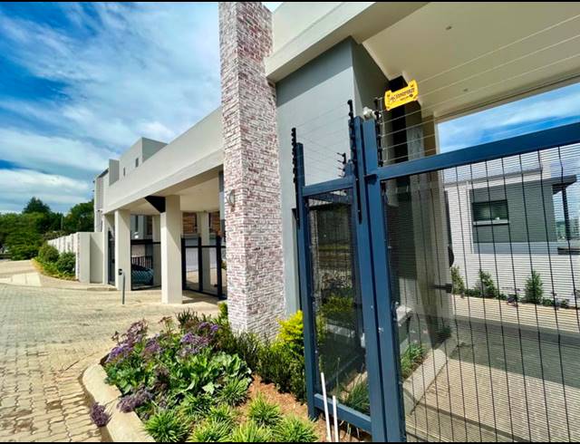 2 BEDROOM APARTMENT FOR SALE IN HALFWAY GARDENS